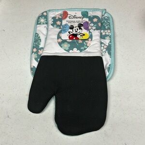 Disney Oven Mitt , Pot Holder, Green